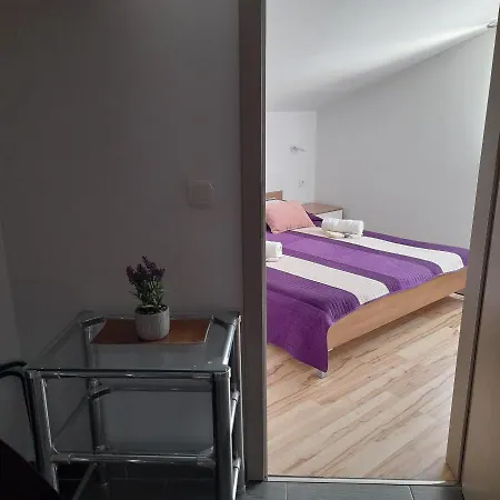 Apartment Nika Premantura